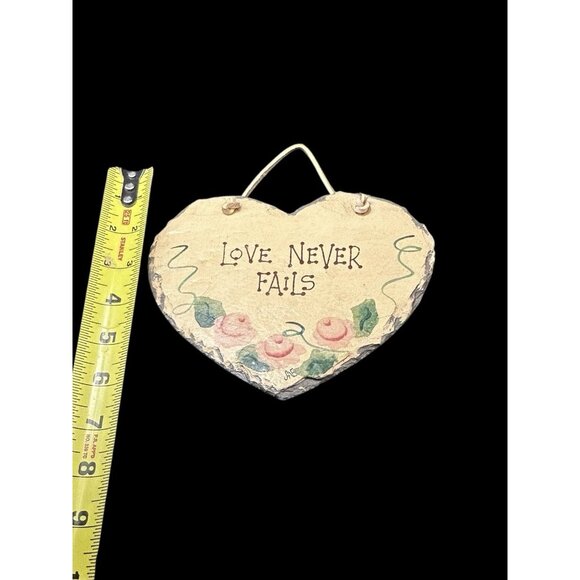VTG 'Love Never Fails' Slate Wall Sign Heart Shaped Folk Art Hand Painted Roses - Picture 6 of 7